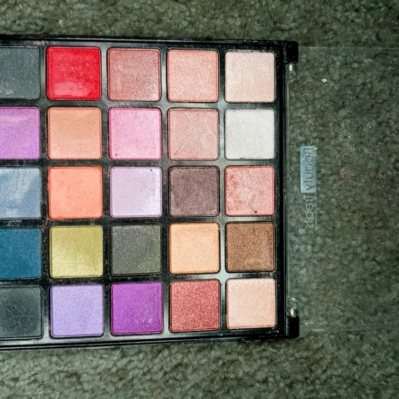 Modern metallic eye collection - Picture 4 of 4